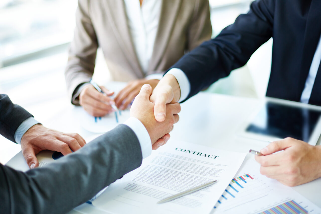 https://siekacz.pl/wp-content/uploads/2025/07/handshake-zblizenie-menedzerow-1280x853.jpg